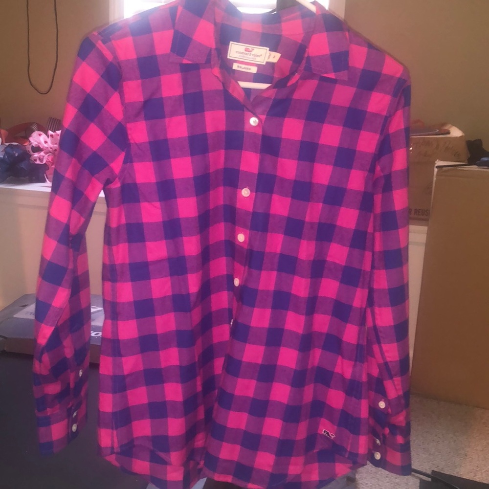 Vineyard vines button down. size 2. EUC. Worn one time.